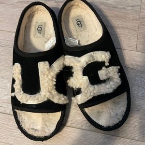 UGG slippers/slides